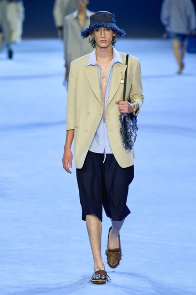Look 26